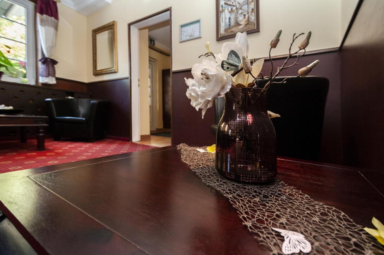 Hotel Gruene Tanne Хамбург Екстериор снимка
