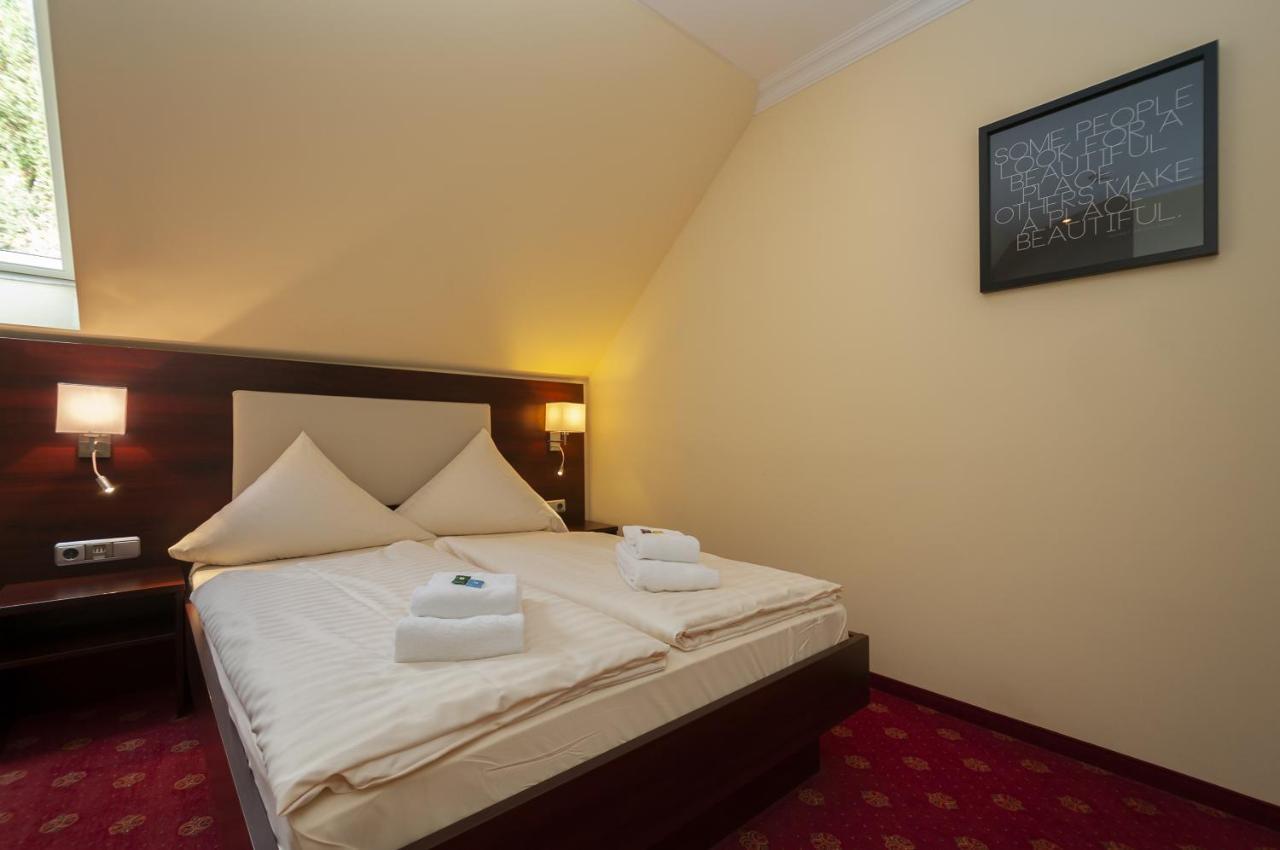 Hotel Gruene Tanne Хамбург Екстериор снимка