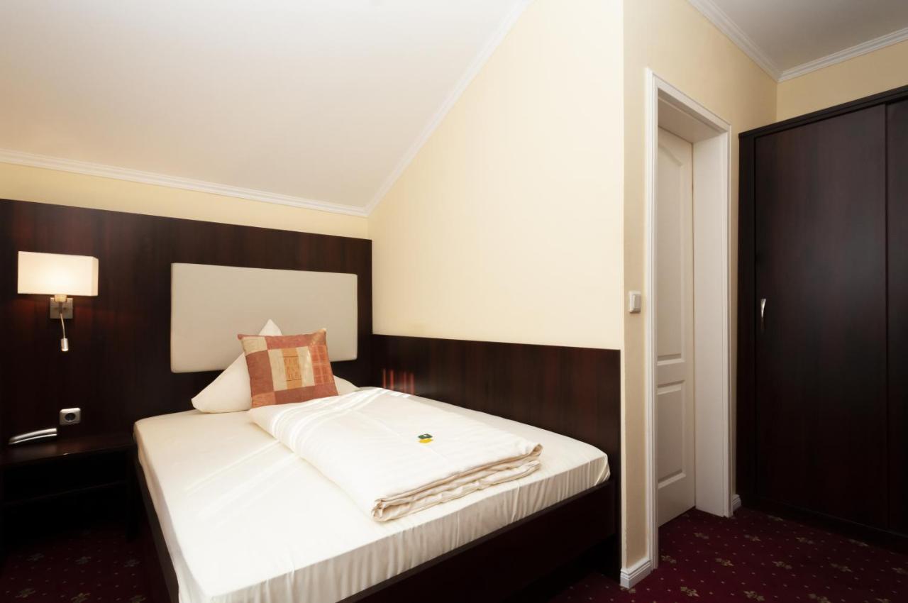 Hotel Gruene Tanne Хамбург Екстериор снимка
