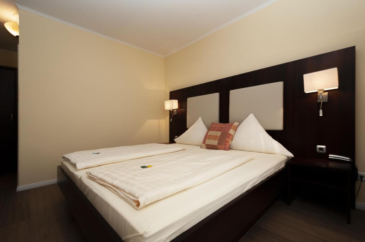 Hotel Gruene Tanne Хамбург Екстериор снимка