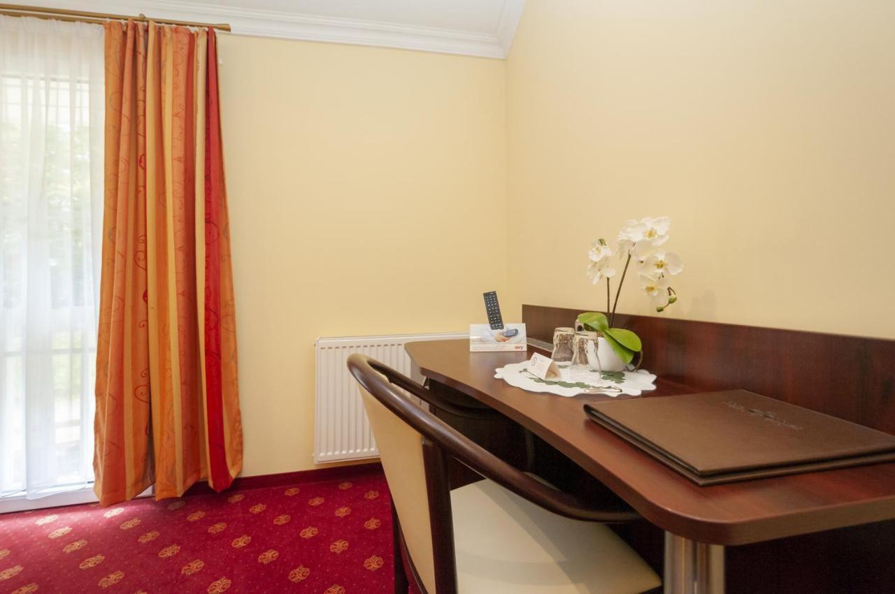Hotel Gruene Tanne Хамбург Екстериор снимка