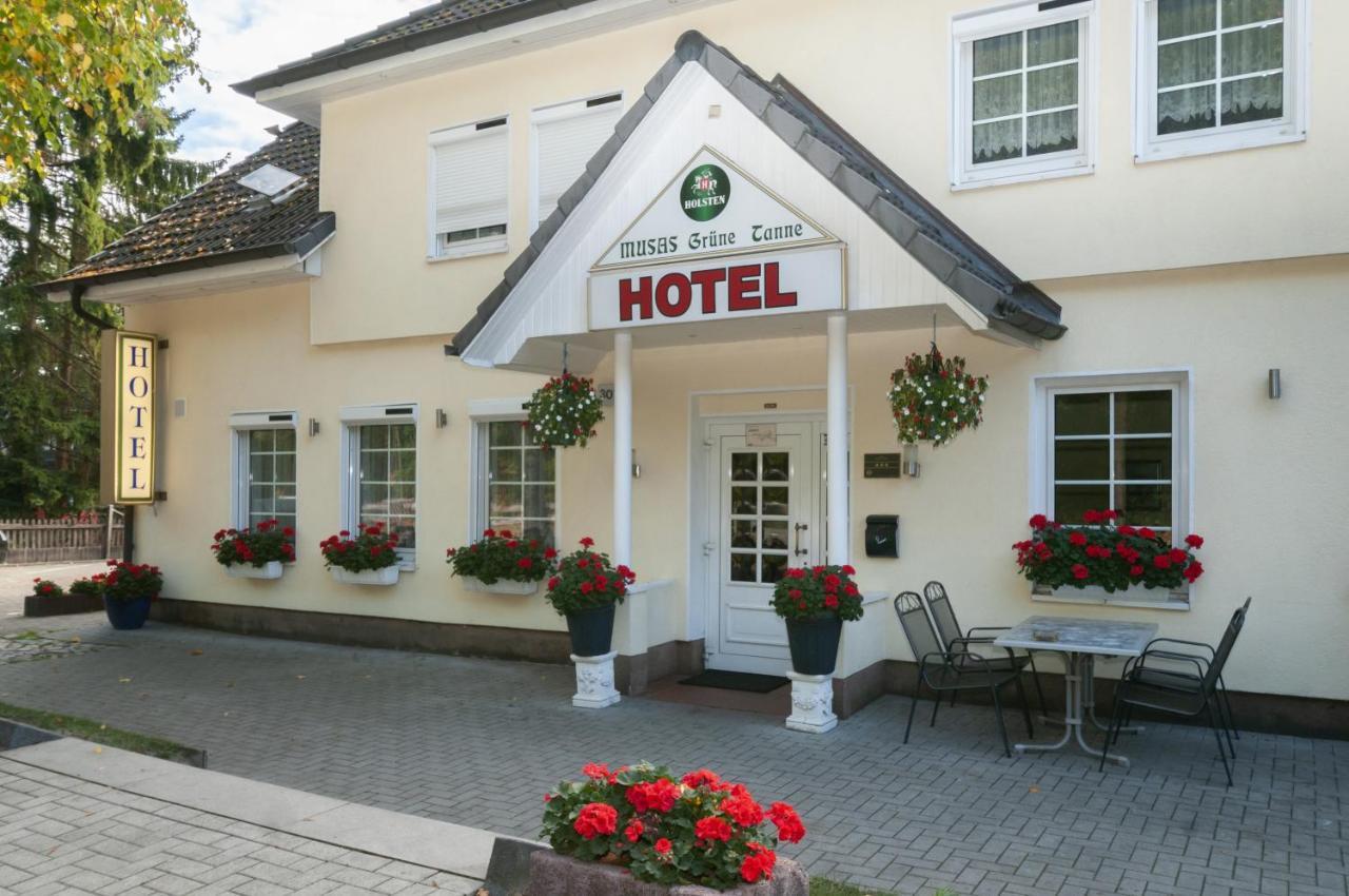 Hotel Gruene Tanne Хамбург Екстериор снимка