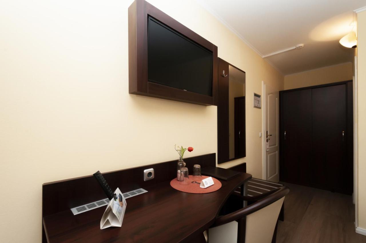 Hotel Gruene Tanne Хамбург Екстериор снимка