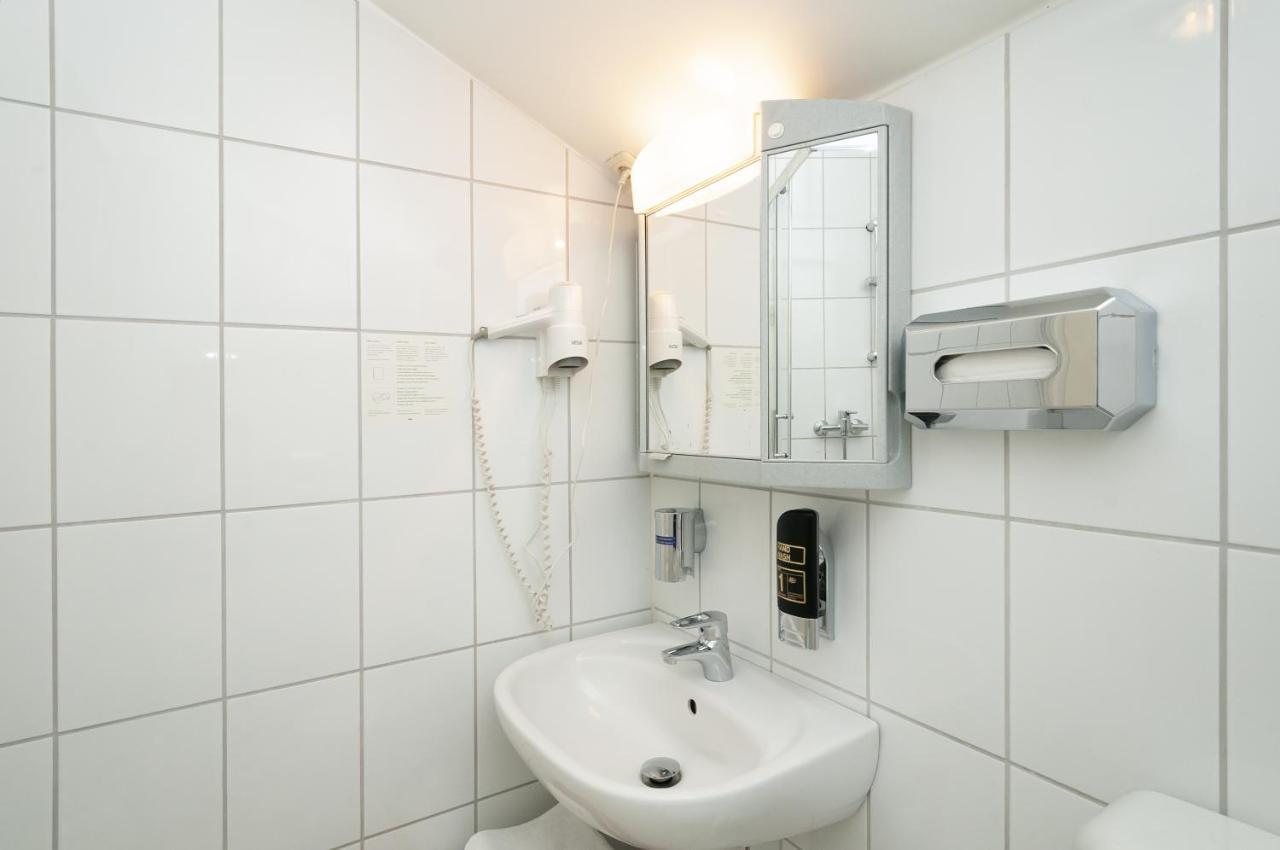 Hotel Gruene Tanne Хамбург Екстериор снимка