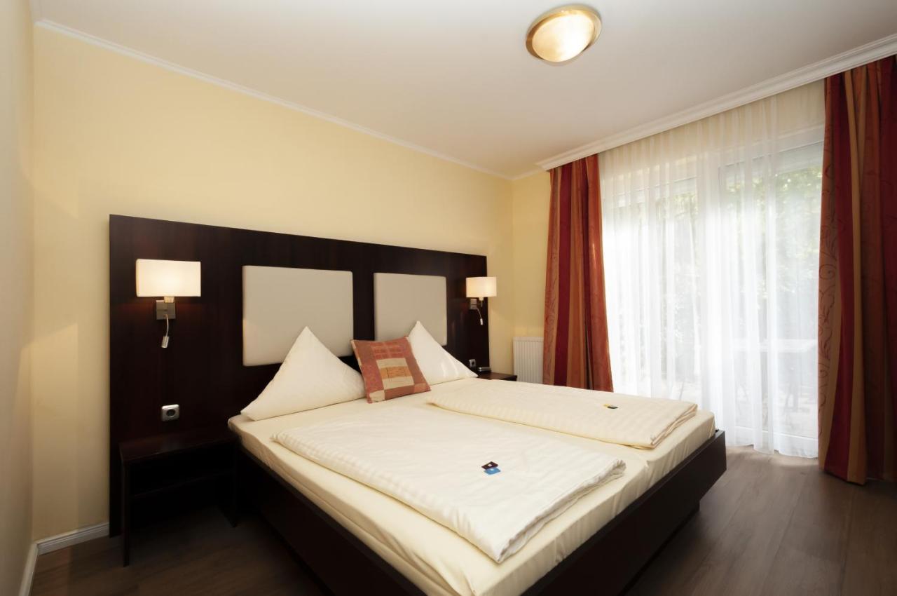 Hotel Gruene Tanne Хамбург Екстериор снимка