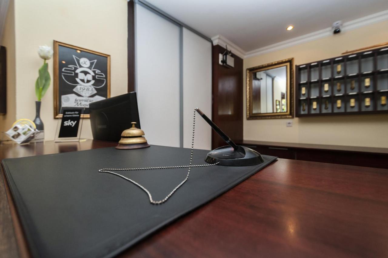 Hotel Gruene Tanne Хамбург Екстериор снимка