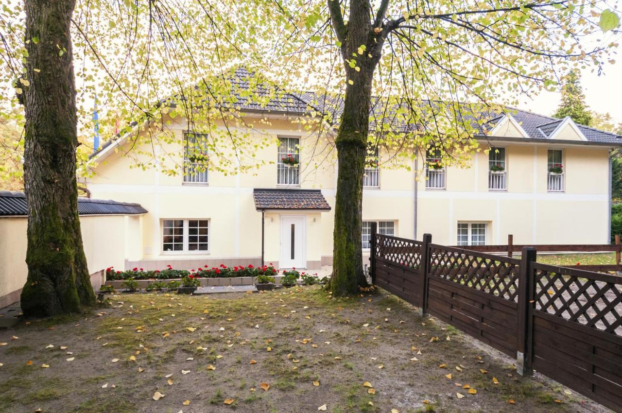 Hotel Gruene Tanne Хамбург Екстериор снимка