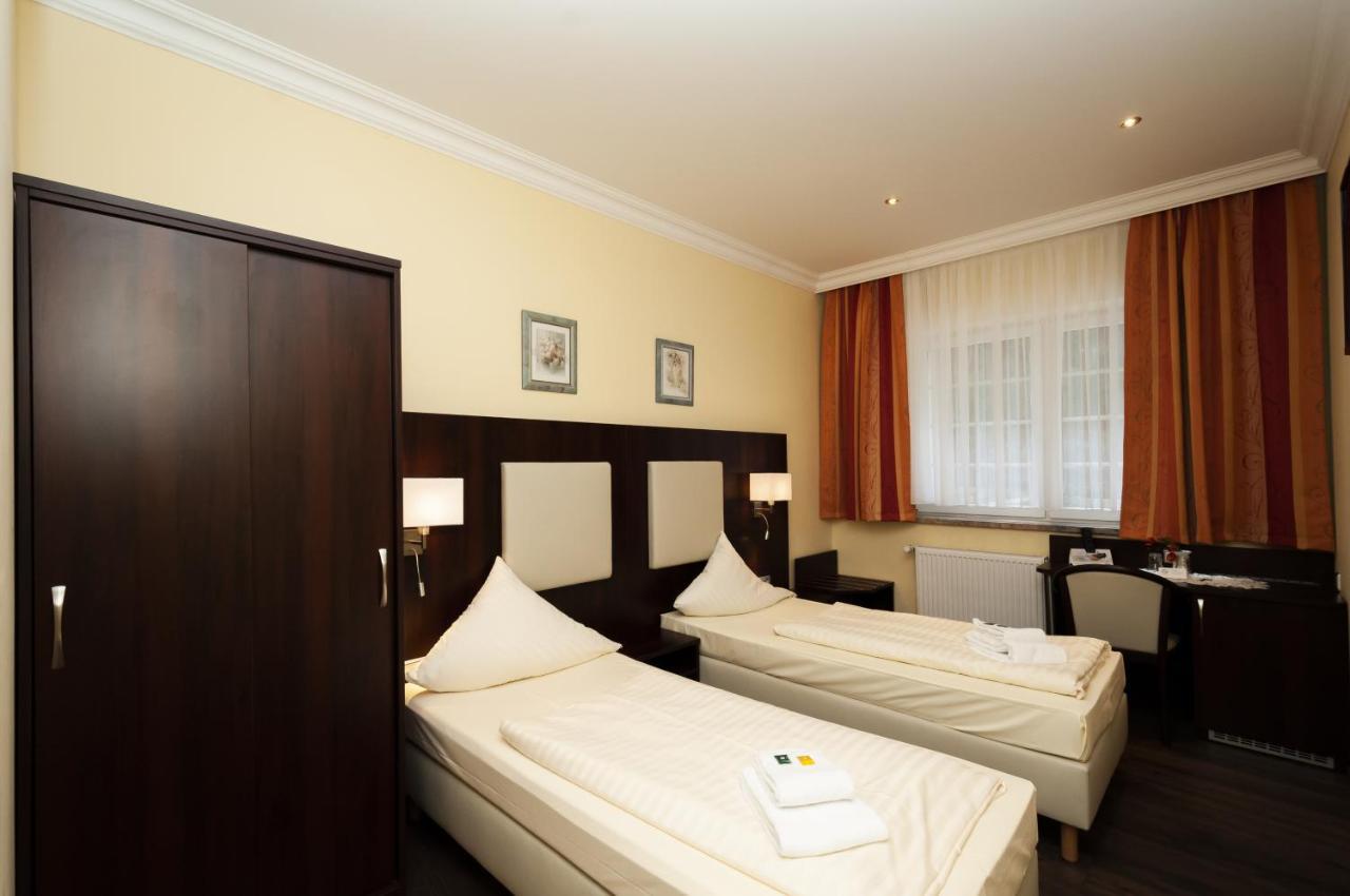 Hotel Gruene Tanne Хамбург Екстериор снимка