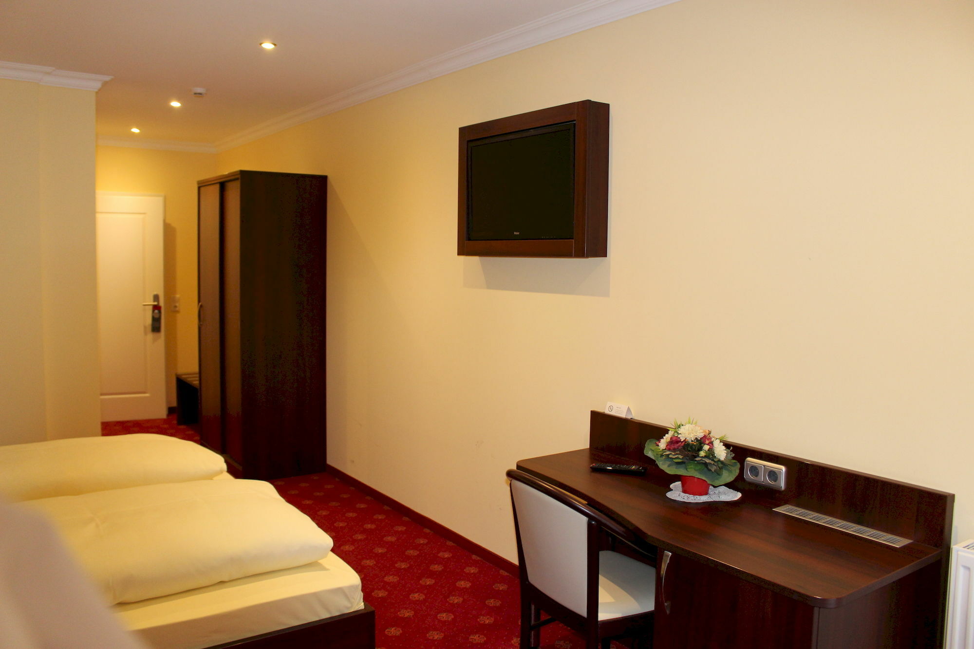 Hotel Gruene Tanne Хамбург Екстериор снимка